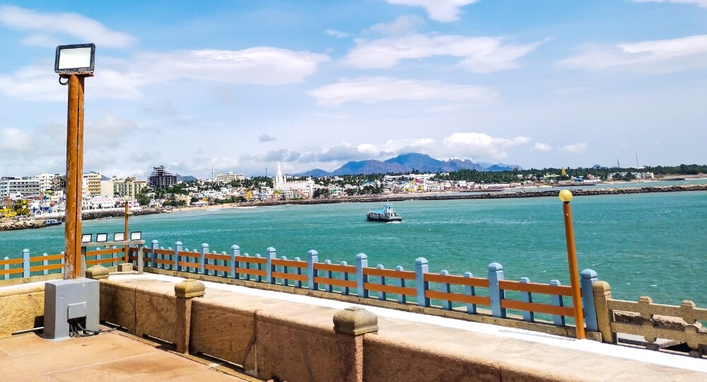 kanyakumari beach blue waters