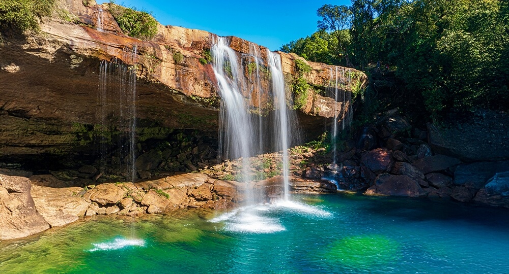 krang suri waterfalls meghalaya