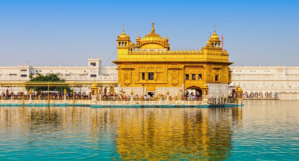 iconic golden temple punjab