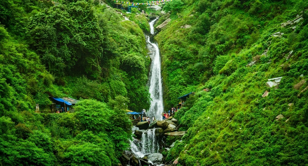 bhagsunag falls dharamshala